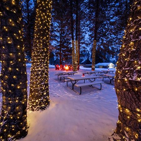Ridgeview Resort Radium Hot Springs Esterno foto