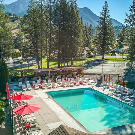Ridgeview Resort Radium Hot Springs Esterno foto