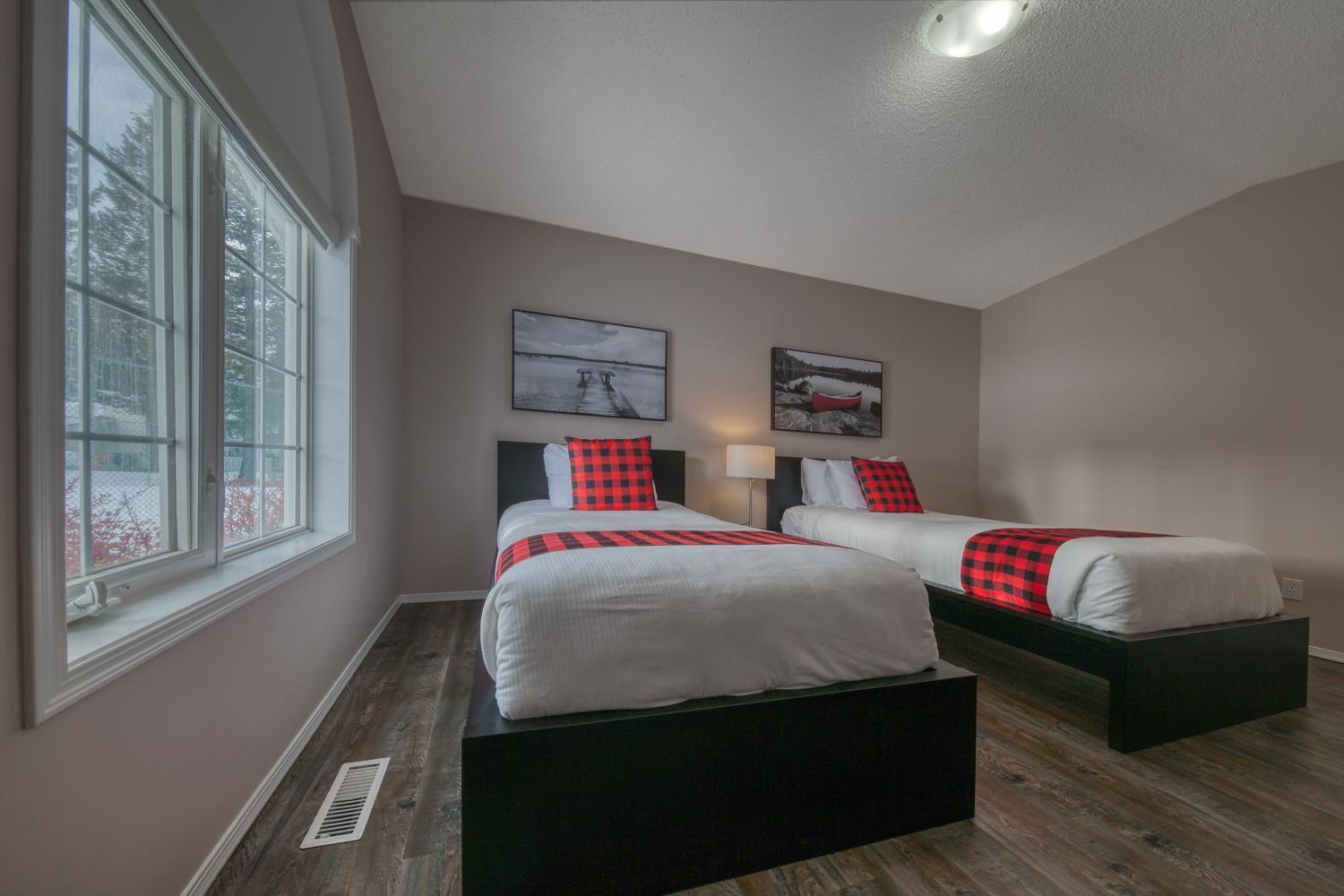 Ridgeview Resort Radium Hot Springs Esterno foto